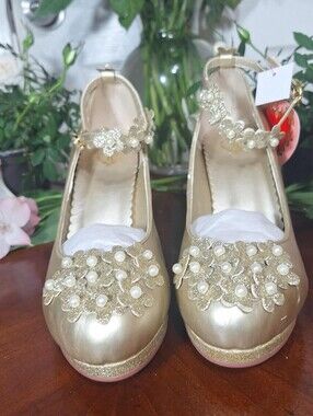 ✨ Baby, the Stars Shine Bright Gold Glitter Floral Pearl Heels (Size L/ US 7.5)